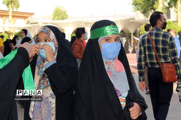 اجتماع بزرگ روزه اولی‌ها و روزه کله‌‍ گنجشکی‌های استان فارس