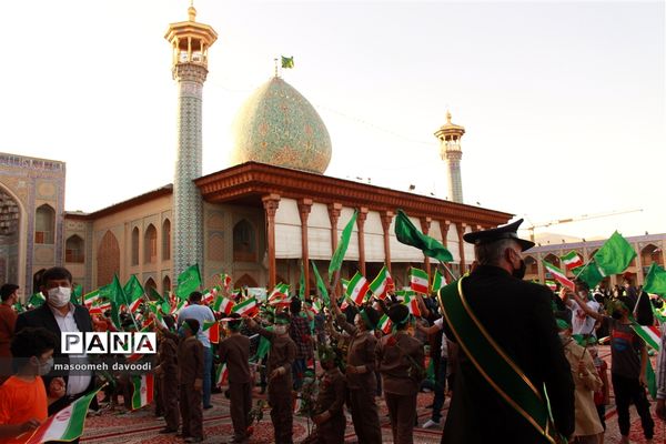 اجتماع بزرگ روزه اولی‌ها و روزه کله‌‍ گنجشکی‌های استان فارس