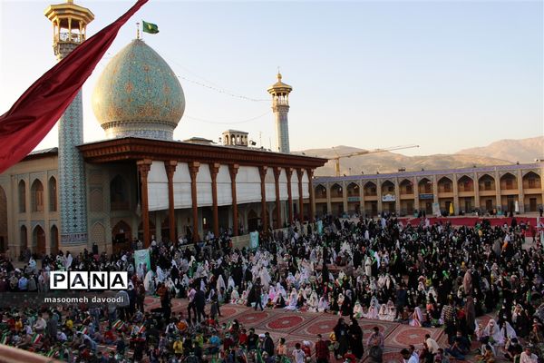 اجتماع بزرگ روزه اولی‌ها و روزه کله‌‍ گنجشکی‌های استان فارس