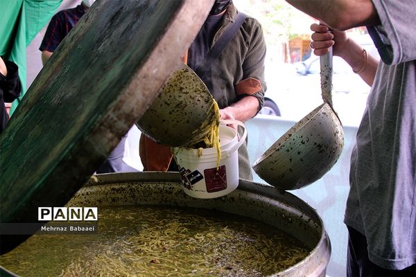 پخت آش نذری در ماه مبارک رمضان