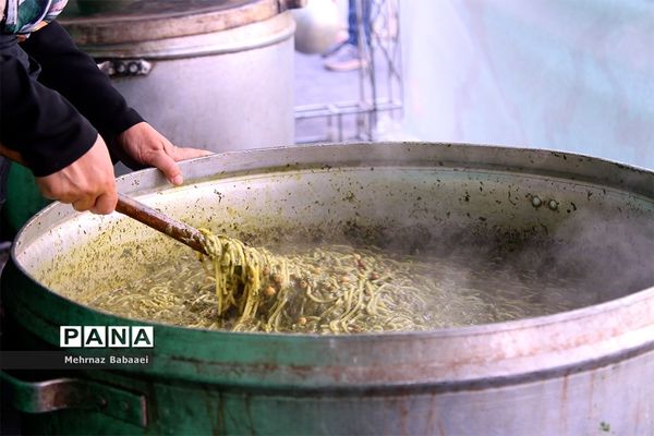 پخت آش نذری در ماه مبارک رمضان