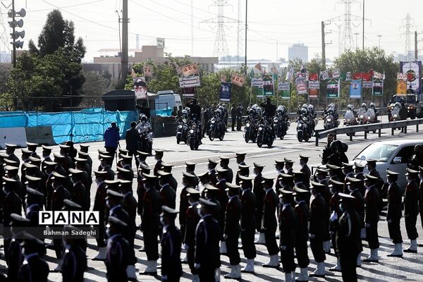 رژه روز ارتش جمهوری اسلامی ایران
