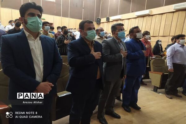 تقدیر از دانش‌آموزان برگزیده مسابقات فرهنگی، قرآن، عترت و نماز در بندرامام خمینی (ره)