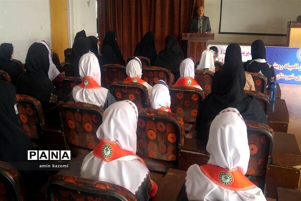 تجلیل از برگزیدگان المپیاد بازی‌های فکری سرگرمی «رویش» در داراب