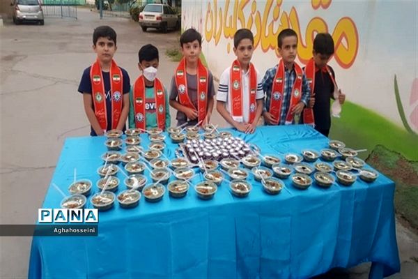 برپایی سفره افطار در موکب‌های افطاری و محفل انس با قرآن مدارس ناحیه 4 شیراز