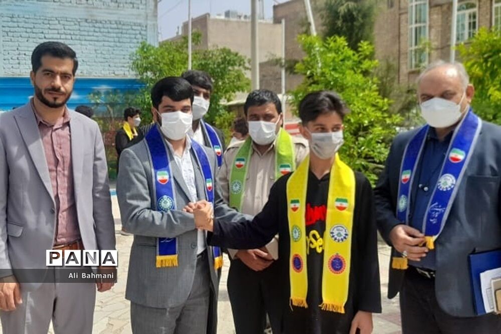 تجلیل رئیس سازمان دانش‌آموزی فارس از اقدام شجاعانه دانش‌آموز مرودشتی