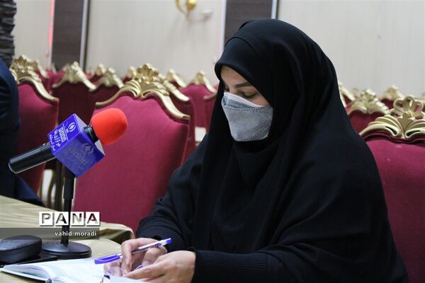 نشست مدیرکل و کارکنان حوزه ستادی آموزش و پرورش کرمانشاه