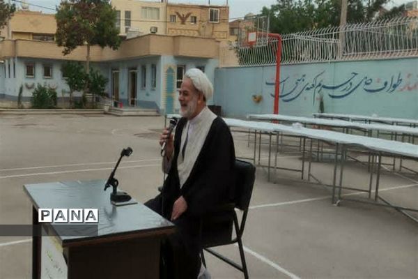 مراسم برگزاری افطاری به‌مناسبت ماه مبارک رمضان در دبیرستان شاهد کیهان  ناحیه 5