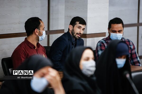 جلسه قائم مقام سازمان دانش‌آموزی با کارکنان