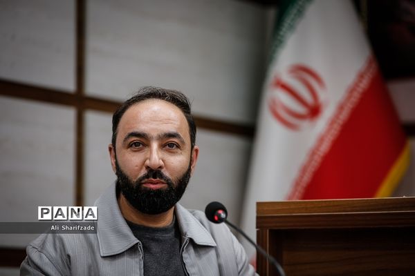 جلسه قائم مقام سازمان دانش‌آموزی با کارکنان