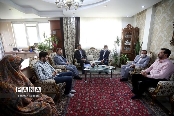 دیدار سرپرست معاونت پرورشی با برگزیدگان مسابقات بین المللی قرآن دانش‌آموزان جهان اسلام