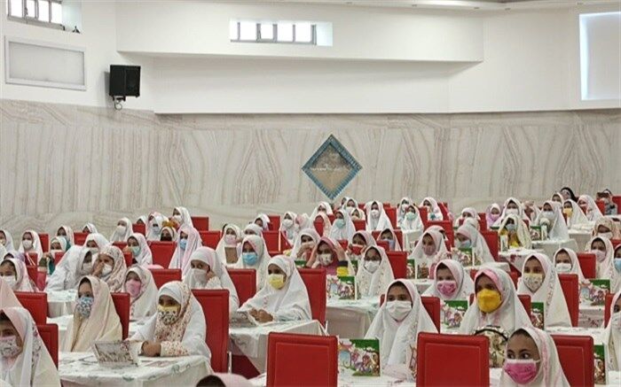 جشن تکلیف عبودیت دانش‌آموزان آموزش و پرورش ناحیه یک شهرستان شهرکرد 