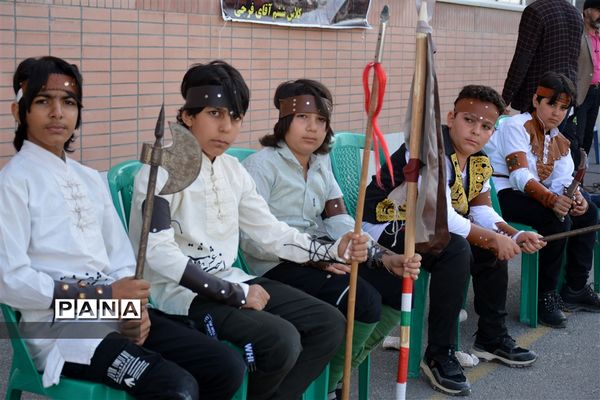 شاهنامه‌خوانی خیابانی دانش‌آموزان دبستان سلمان چرمهین