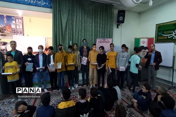 جشن تکلیف دانش‌آموزان دبیرستان پسرانه شاهد امام صادق (ع)کاشمر