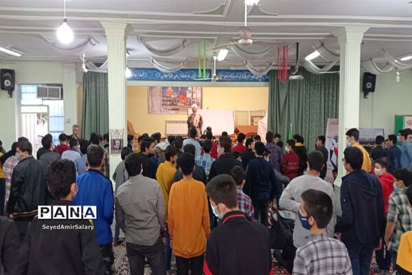 جشن تکلیف دانش‌آموزان دبیرستان پسرانه شاهد امام صادق (ع)کاشمر