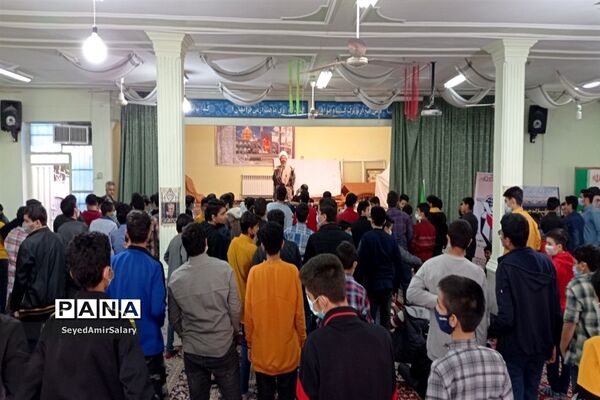 جشن تکلیف دانش‌آموزان دبیرستان پسرانه شاهد امام صادق (ع)کاشمر