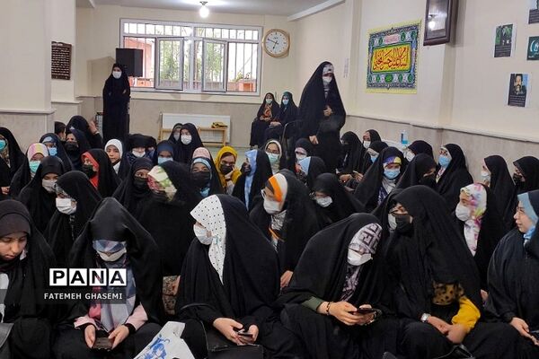 ضیافت افطاری و نشست صمیمی جمعی از نخبگان با امام جمعه شهرستان پردیس