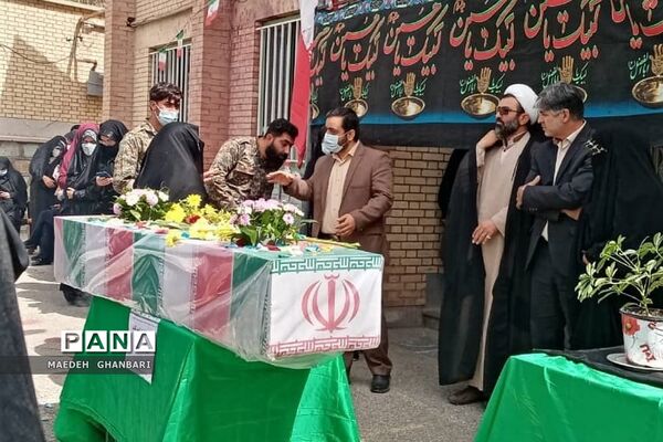 مراسم استقبال دانش‌آموزان از پیکر شهید گمنام در دبیرستان مسلم بن عوسجه  پردیس