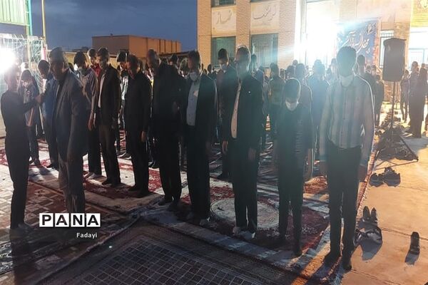 مراسم محفل انس با قرآن دانش‌‌آموزان پسر مدارس متوسطه اول اردستان