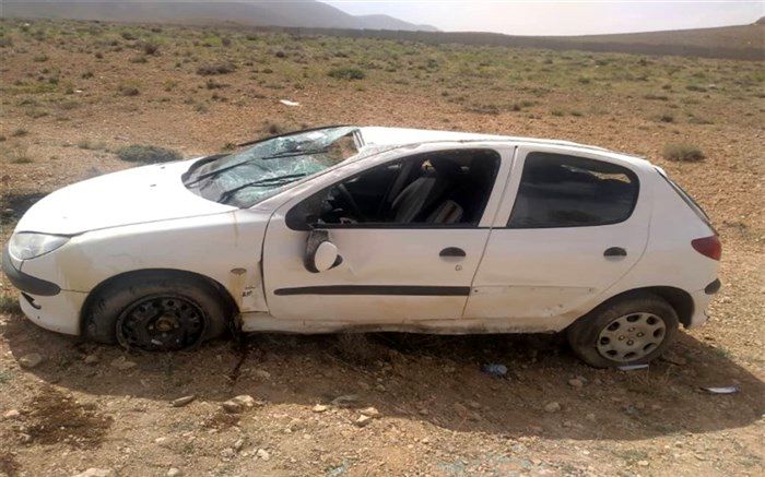٢ مصدوم بر اثر واژگونی خودروی ٢٠٦ در محور ارتباطی شهرکرد به اصفهان