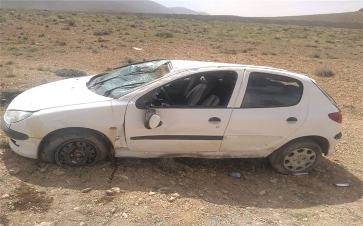 ٢ مصدوم بر اثر واژگونی خودروی ٢٠٦ در محور ارتباطی شهرکرد به اصفهان