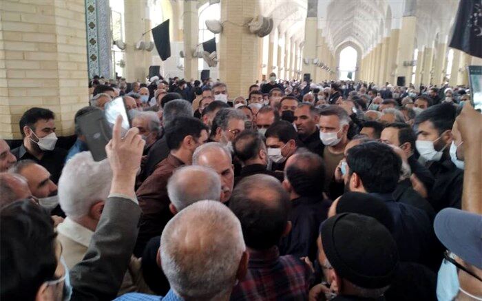 حضور معاون اول رئیس‌جمهوری در میان نمازگزاران کرجی