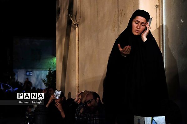 مراسم احیا شب بیست و یکم - خیابان ری