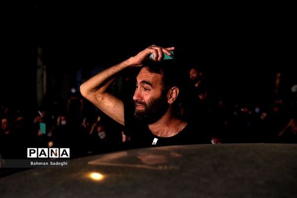 مراسم احیا شب بیست و یکم - خیابان ری