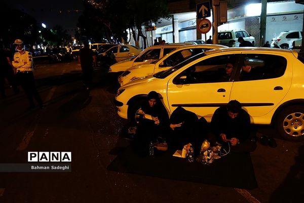 مراسم احیا شب بیست و یکم - خیابان ری