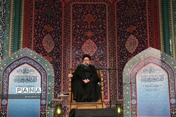 مراسم شب بیست و یکم ماه مبارک رمضان در مصلی تهران