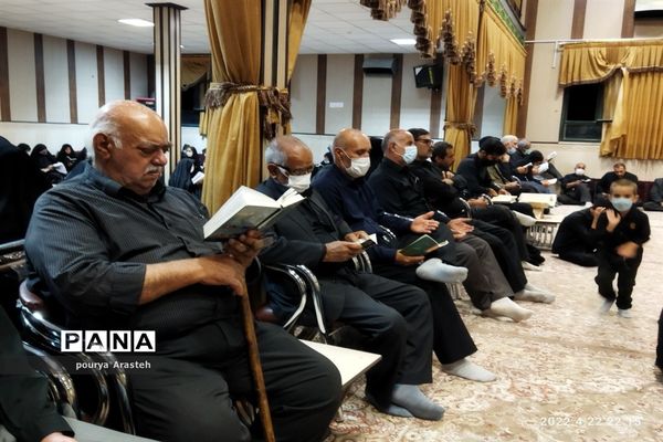 برگزاری مراسم دومین شب احیا درموسسه فرهنگی مذهبی ابن حسام بیرجند