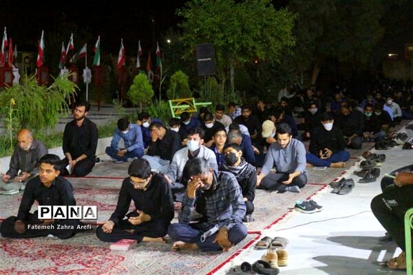 مراسم احیای دومین شب قدر در گلزار شهدای زابل