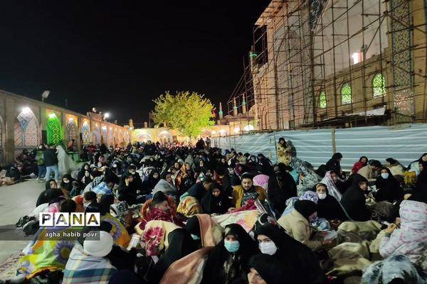 مراسم احیا شب بیست و یکم ماه مبارک رمضان در امامزاده حسین (ع) قزوین