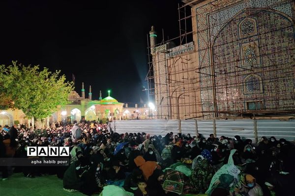 مراسم احیا شب بیست و یکم ماه مبارک رمضان در امامزاده حسین (ع) قزوین