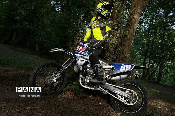 مانور تیم موتور سواری رودهن به مناسب زمین پاک