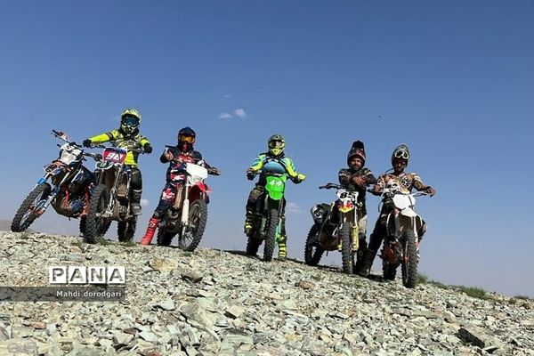 مانور تیم موتور سواری رودهن به مناسب زمین پاک