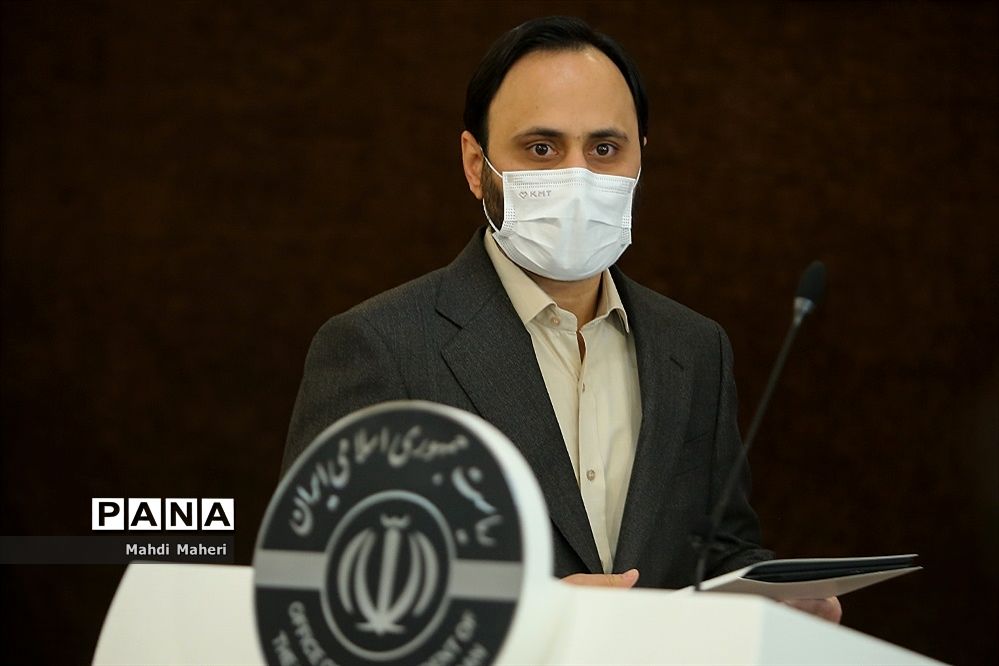 آثار منفی نقدینگی ۴هزار میلیاردی که دولت تحویل گرفت، همچنان وجود دارد