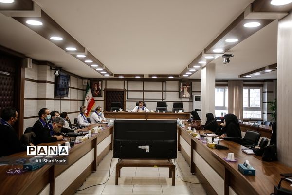 نشست هم اندیشی مدیران سازمان دانش‌آموزی شهر تهران با موضوع حضور حداکثری دانش‌آموزان  در  راهپیمایی روز قدس