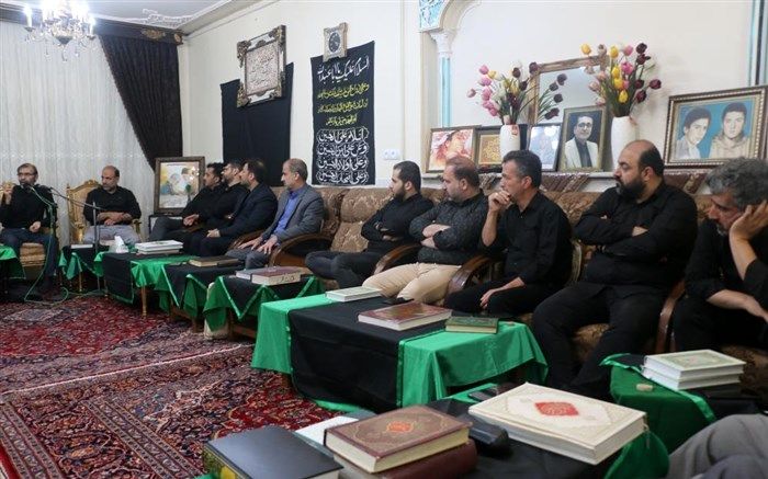 محفل عزاداری شهادت امام علی(ع) در منزل دانش‌آموز شهید «معماریان»