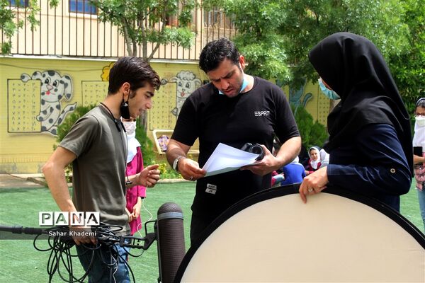 پشت صحنه فیلم کوتاه «میهمانی لاله»