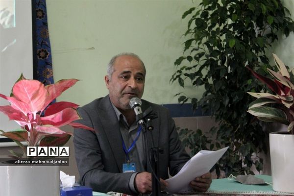 نمایشگاه دست‌ساخته‌ها و دستاوردهای دانش‌آموزی در گلوگاه