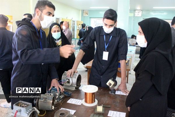 نمایشگاه دست‌ساخته‌ها و دستاوردهای دانش‌آموزی در گلوگاه