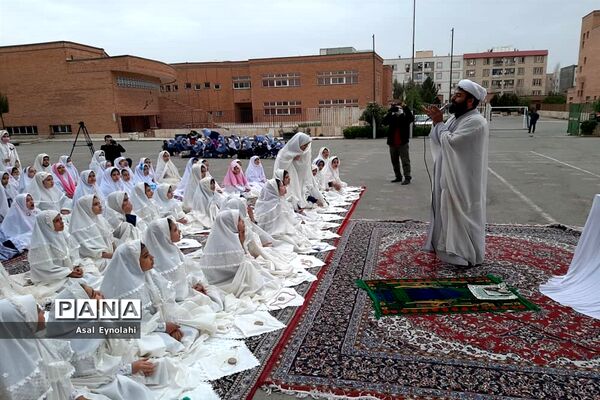 جشن تکلیف و افطاری دبستان شقایق شهریار