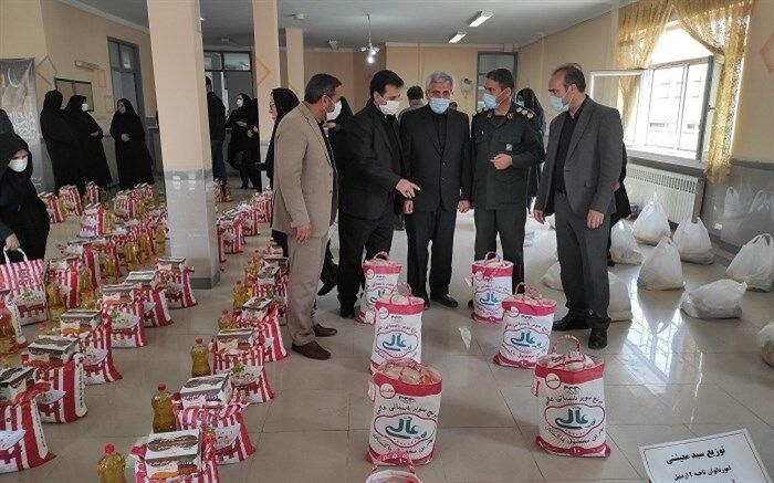 توزیع 170 بسته معیشتی به دانش‌آموزان نیازمند ناحیه 2 اردبیل