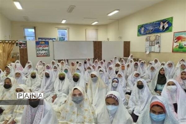افطاری ویژه دانش‌آموزان در دبستان شهید‌محمد عبایی شهرستان کوهپایه