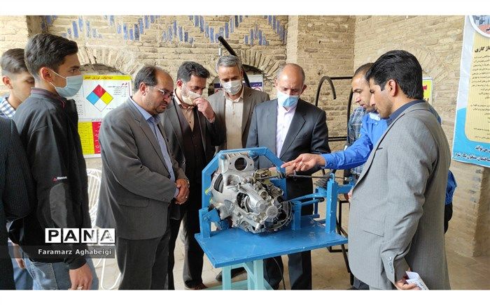 برپایی نمایشگاه توانمندی‌ها و تولیدات هنرستان‌های تربت‌حیدریه