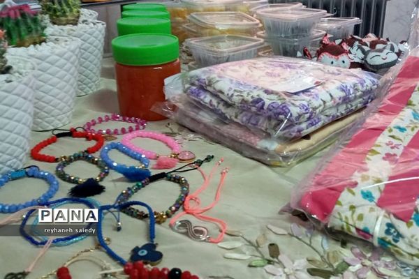 نمایشگاه دست‌سازه‌های هنری در دماوند