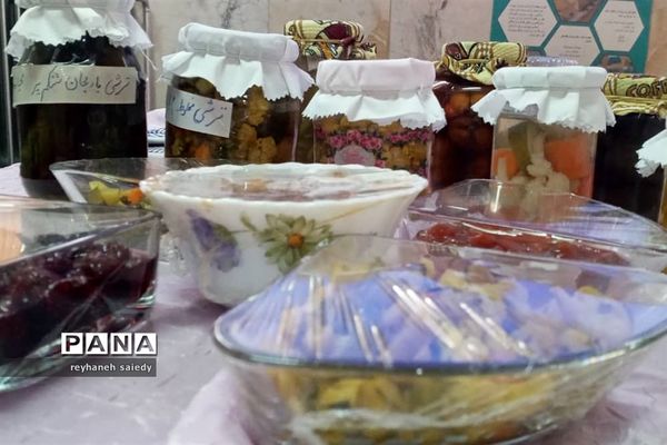 نمایشگاه دست‌سازه‌های هنری در دماوند