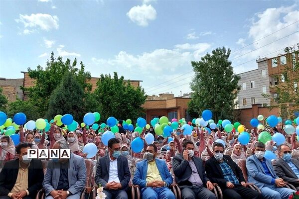 برگزاری مراسم سرمایه‌گذاری در زمین با کاهش پلاستیک در شهرستان بهارستان‌‌
