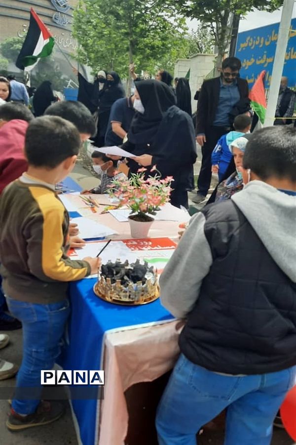 حضور گسترده دانش‌آموزان پیشتاز در راهپیمایی روز قدس